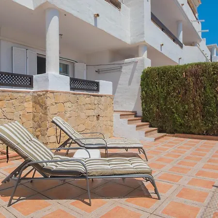 アパート Lovely Spacious ベナルマデナ