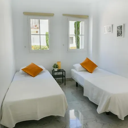 Lovely Spacious アパート ベナルマデナ