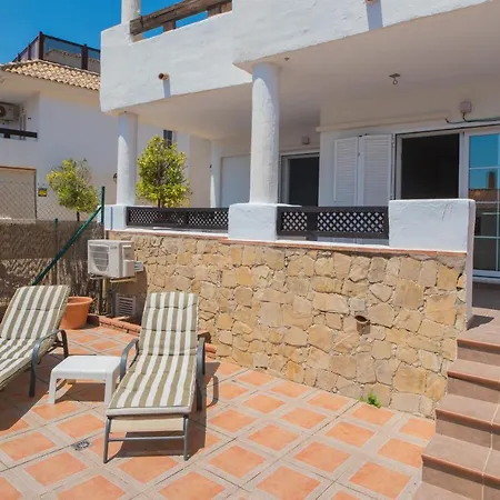 アパート Lovely Spacious ベナルマデナ