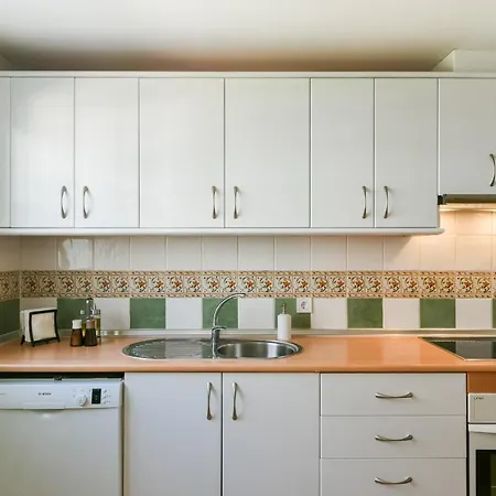 Lovely Spacious アパート