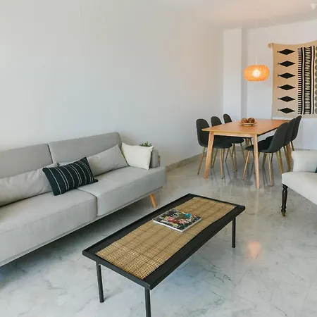 Lovely Spacious * ベナルマデナ