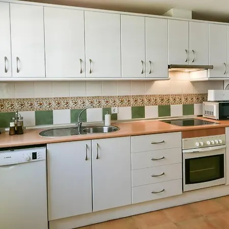 アパート Lovely Spacious ベナルマデナ